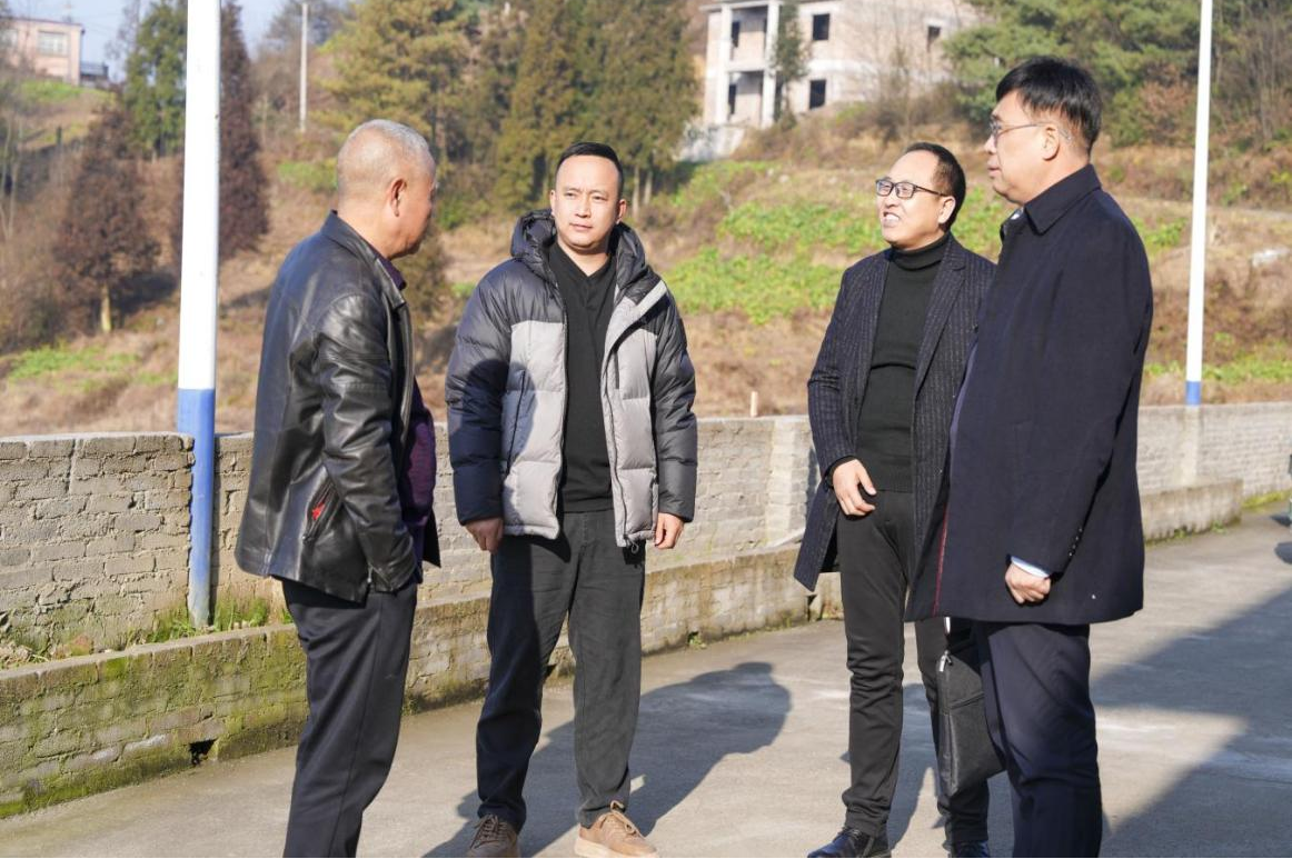 周杰同志深入乡村振兴联系点开展走访调研