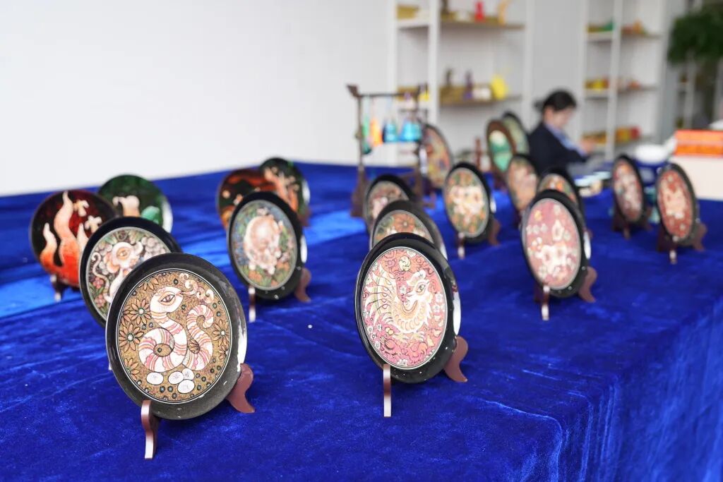 竞赛进行时｜我院开展黔西北民族民间工艺技艺体验活动，技能大赛与文化传承同行