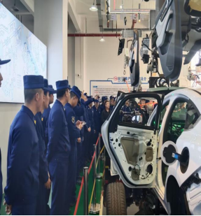 汽车工程系与毕节市消防救援支队圆满完成新能源车辆事故救援技术培训简报