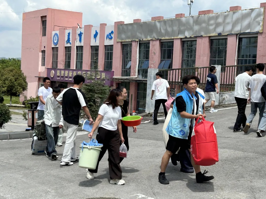 暖心护航，奔赴新程｜信息工程系2026级中技迎新工作圆满收官